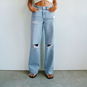 Zara ripped full length relaxed fit jeans- light blue REF# 4365/065